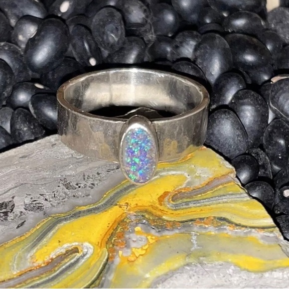 Native American Sterling Silver Blue Australian Opal Ring Stacker 8.5 Hammered - Picture 7 of 9